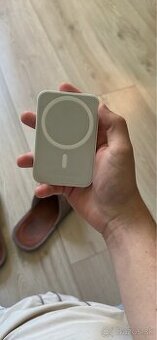 Apple MagSafe power bank