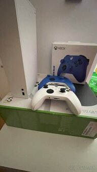 🎮 Predám Xbox Series S + 2 ovládače – výborný stav