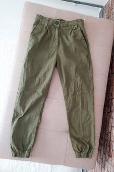 Bershka nohavice 36