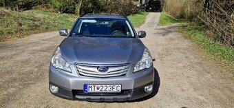 Predam subaru outback 2.5i