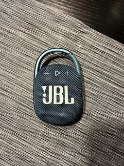 JBL Clip 4