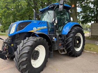 Zemědělský traktor New Holland T7.270 AutoCommand, rok výrob