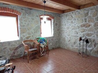 Predám celoročne obývateľný domček Levice