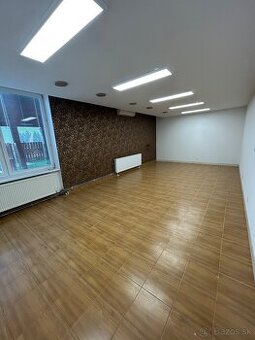 Priestor na prenájom v centre Beluše