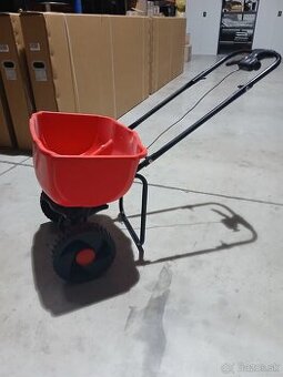 Posypový vozík/rozmetač soli HECHT