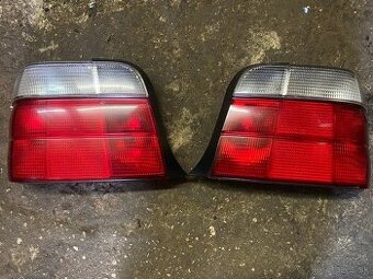Predám zadné svetlá na BMW e36 COMPACT - biela smerovka