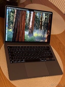 MacBook Air M3 13" – 16GB/512GB - ako nový, záruka
