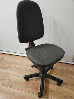 Kancelárska stolička