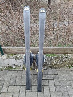 Lyze, topanky, prilba okuliare