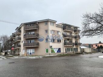 NA PRENÁJOM - ZARIADENÝ 2 IZB. BYT S VEĽKÝM BALKÓNOM A GARÁŽ