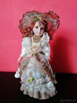 Porcelánová bábika