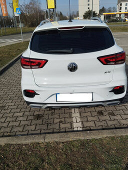 predam MG ZS ESSENTIAL PLUS rok 2025 , 1.5 DVVT 78kw