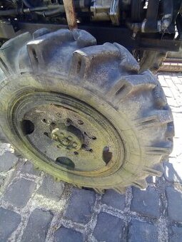 Pneumatiky kolesá pneu 8,3-20 na v3s, tatra 805, robur