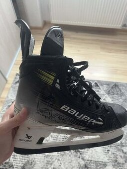 Korčule Bauer hyperlite 2