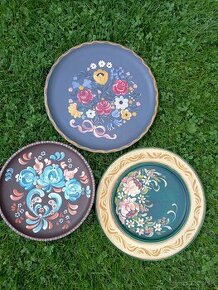 malované taniere drevené