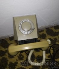 Telefón s rotačnou číselnicou