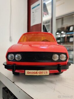Škoda 120 retro model