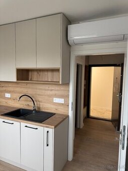 Nový 2 Izbový byt s balkónom 50m2 - V. V. Majakovského