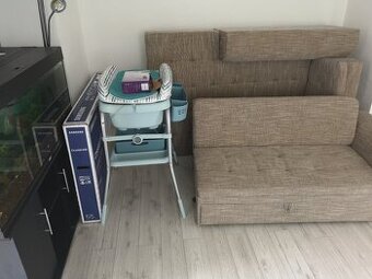 Prebalovaci pult s vaničkou