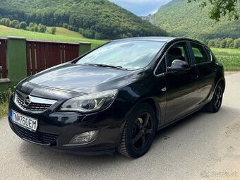 Opel Astra J 1.4T 2010 123000km kupované na SR