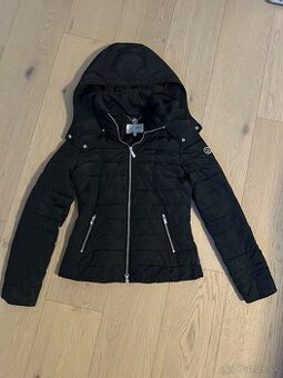 Armani bunda XS čierna s kapucňou