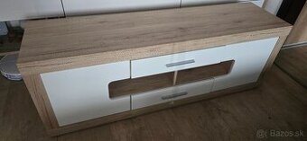 Skrinka pod TV