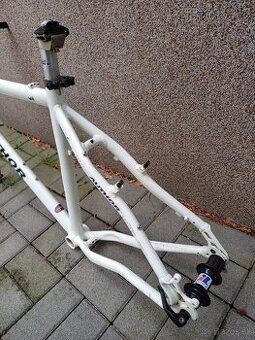 MTB ram Author Traction