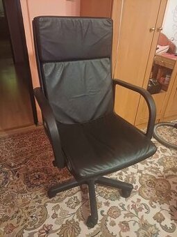 Kancelárska stolička