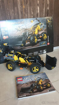 Lego Technic 42081 Volvo Kolesový nakladač ZEUX