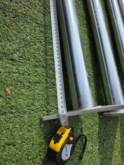 nohy barového stola