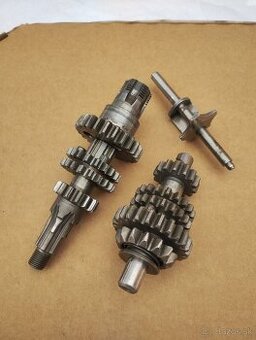 Prodám uloženkovou převodovku na jawa 50 typ 550,555 a 05