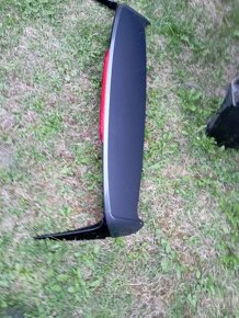 Zadny spojler Hyundai i30 combi, sklo, diely piatych dverí