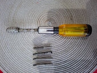 Starožitný skrutkovač