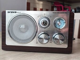 Štýlové retro rádio Orava RR-19 – výborný stav