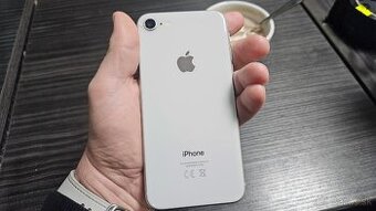 Apple iPhone 8 - na diely, alebo opravu