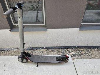 Elektrická kolobežka Segway Ninebot KickScooter ES2