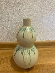 Biela keramická dekoratívna váza