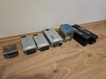 Priemyselné spínané zdroje 24V, 12V