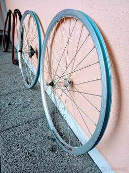 Kolesa -cestný bicykel