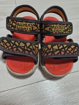 Skechers sandálky 26