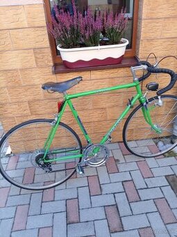 Cestný bicykel