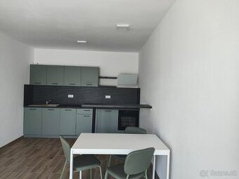 Prenájom 3-izbového bytu s dvoma parkovacími miestami