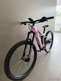 Elektricky horský bicykel