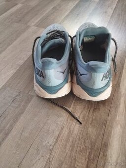 Botasky Hoka - 1