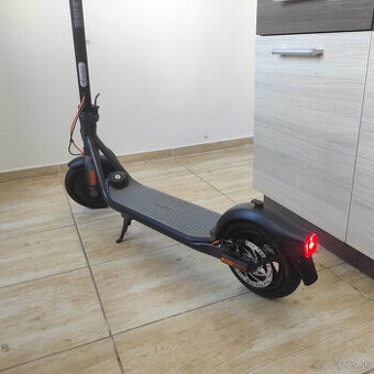 elektricka kolobezka Ninebot F30E - 1