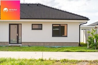 ALL PERFECT|Výnimočný rodinný dom v slepej ulici v Galante n - 1