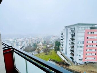 Svetlý 3 izbový byt - 74 m², lokalita Karlova Ves - 1