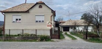 Rodinný dom - priestranný, dvojgeneračný, investičná príleži