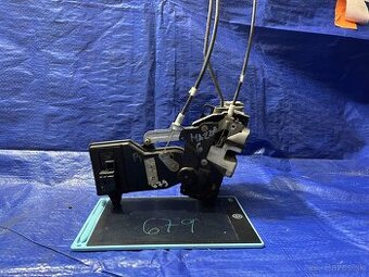 ZAMOK PREDNY PRAVY  MAZDA 6