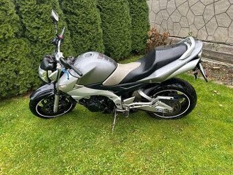 Predám SUZUKI GSR 600